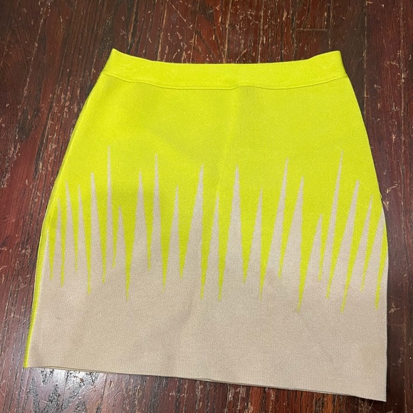 Marciano neon green and tan bodycon mini skirt - Picture 7 of 7